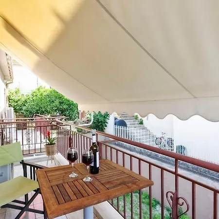 Eleni's アルゴストリオン